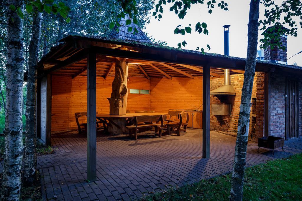 Vila Ambasada ซเวนตายิ ภายนอก รูปภาพ
